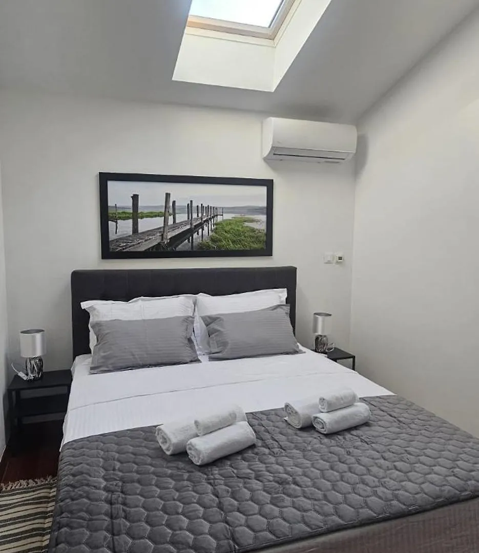 Penthouse Sea View Pula 0*,