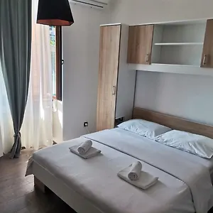  Apartman Elin's In Center